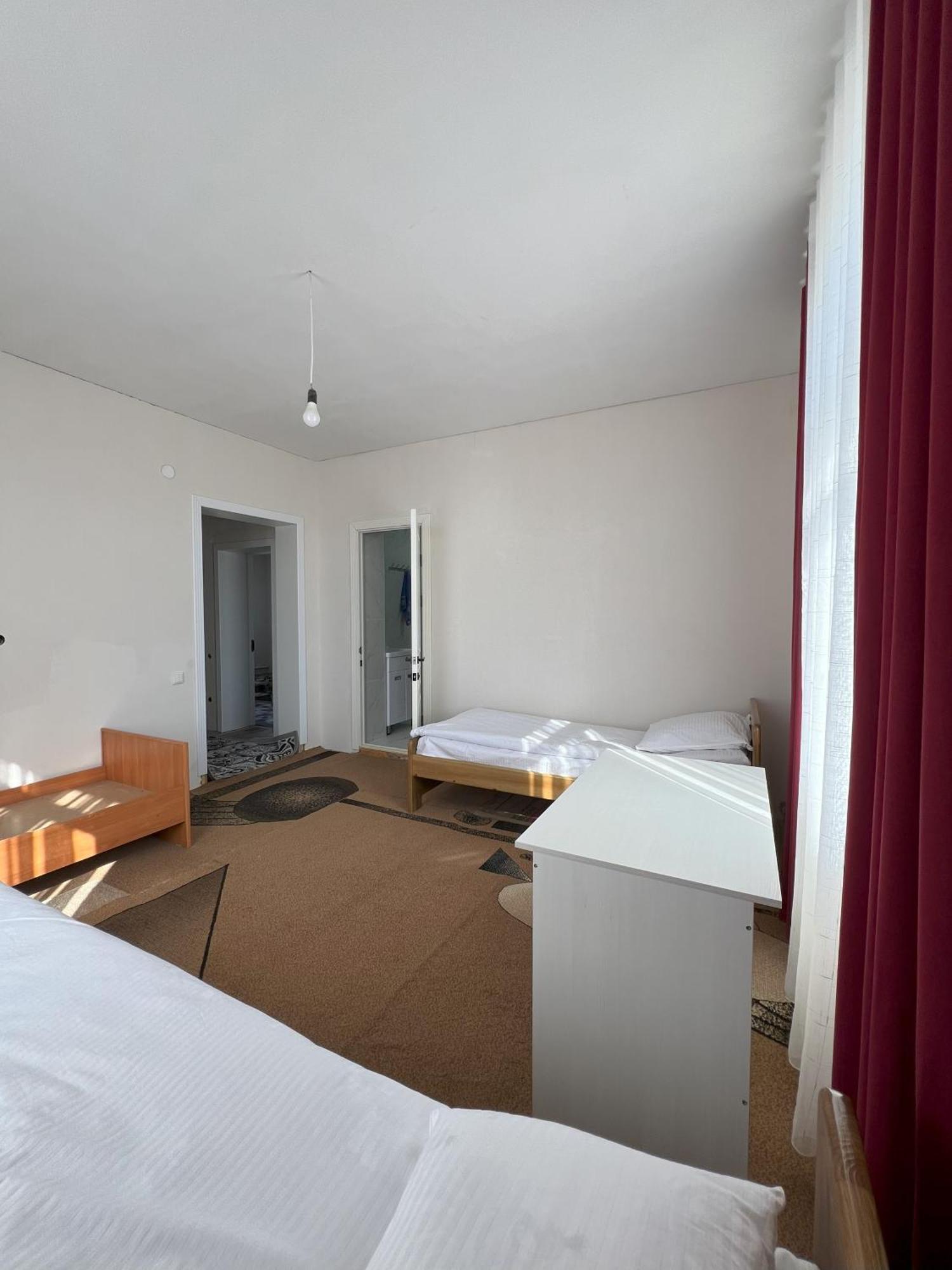 Emir Guest House In קראקול מראה חיצוני תמונה